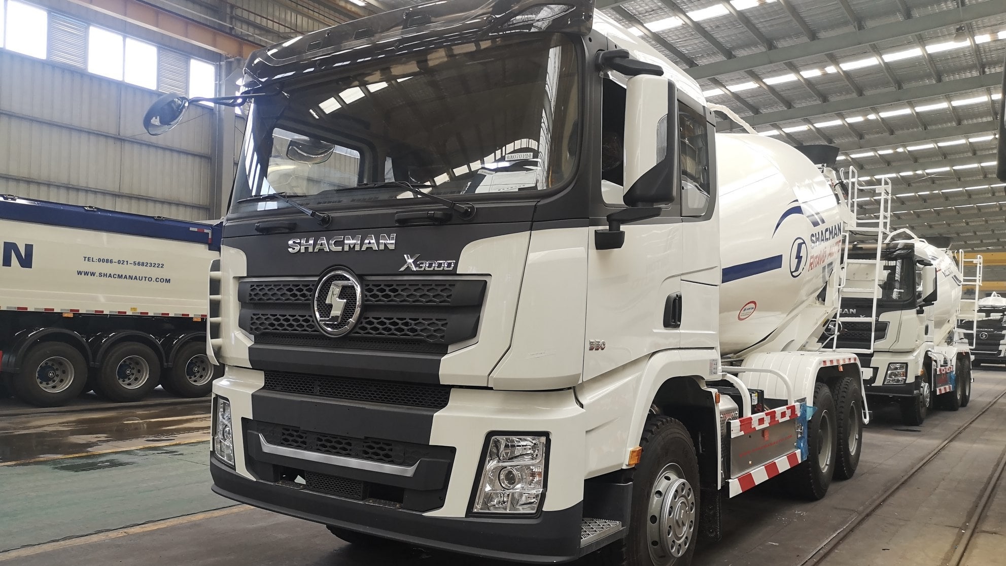 Giá lăn bánh Xe trộn bê tông Shacman tại Hà Tĩnh