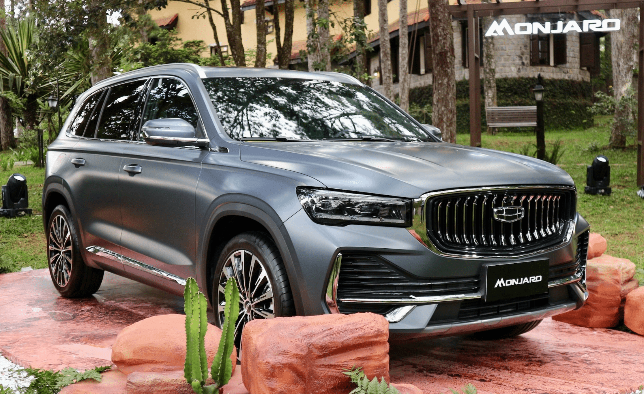 Giá lăn bánh Geely Monjaro tại Hà Tĩnh